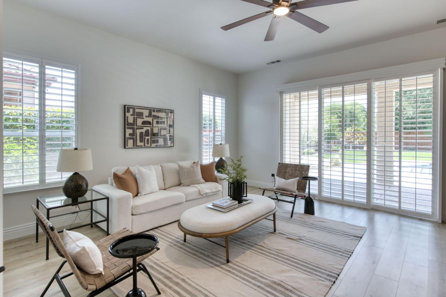 1558 N Oxford Ave, Clovis, CA 93619