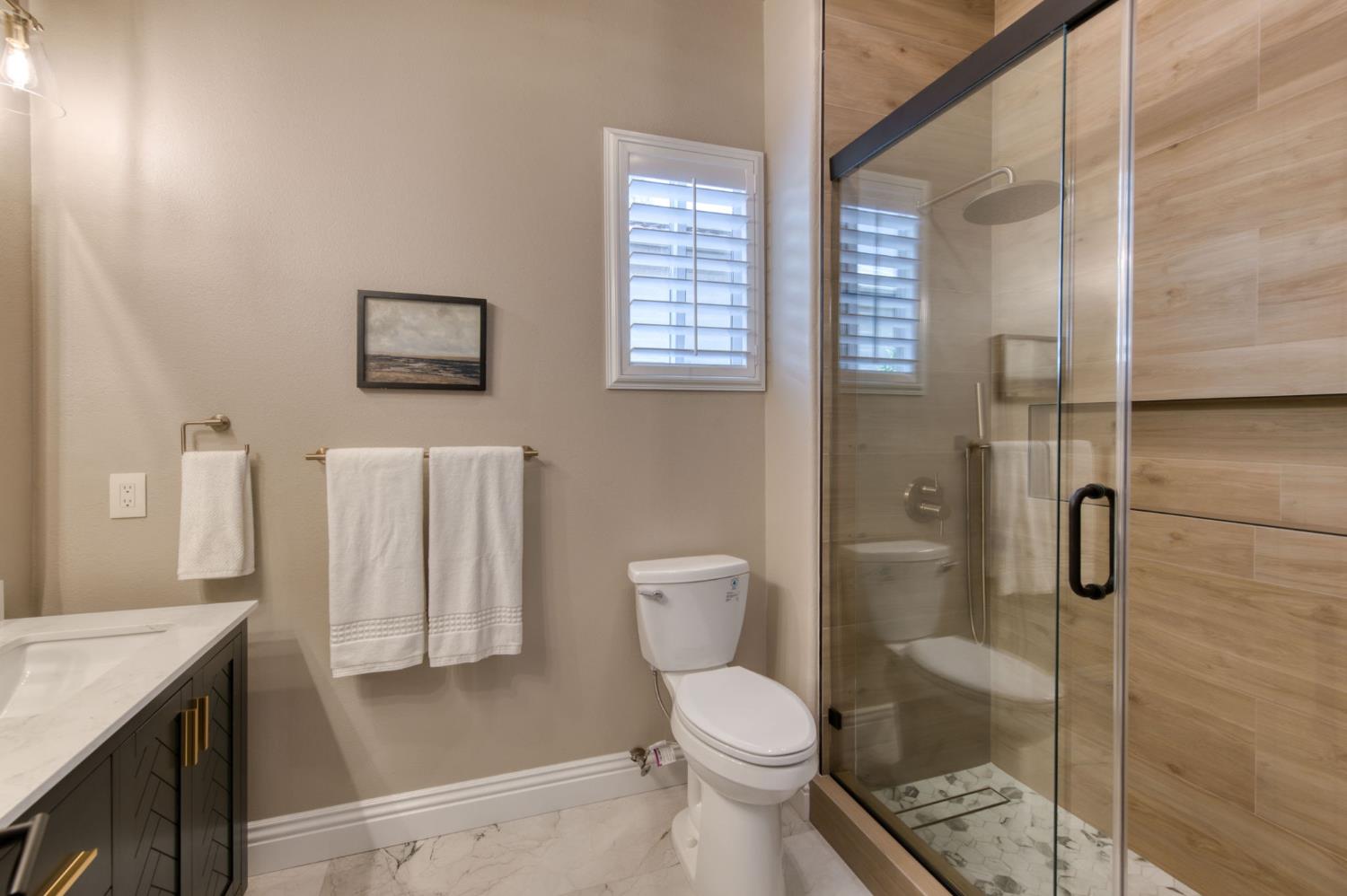 1558 N Oxford Ave, Clovis, CA 93619