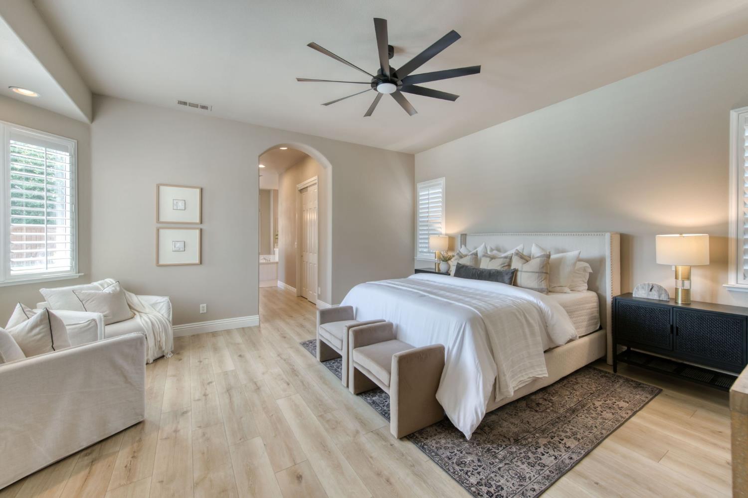 1558 N Oxford Ave, Clovis, CA 93619