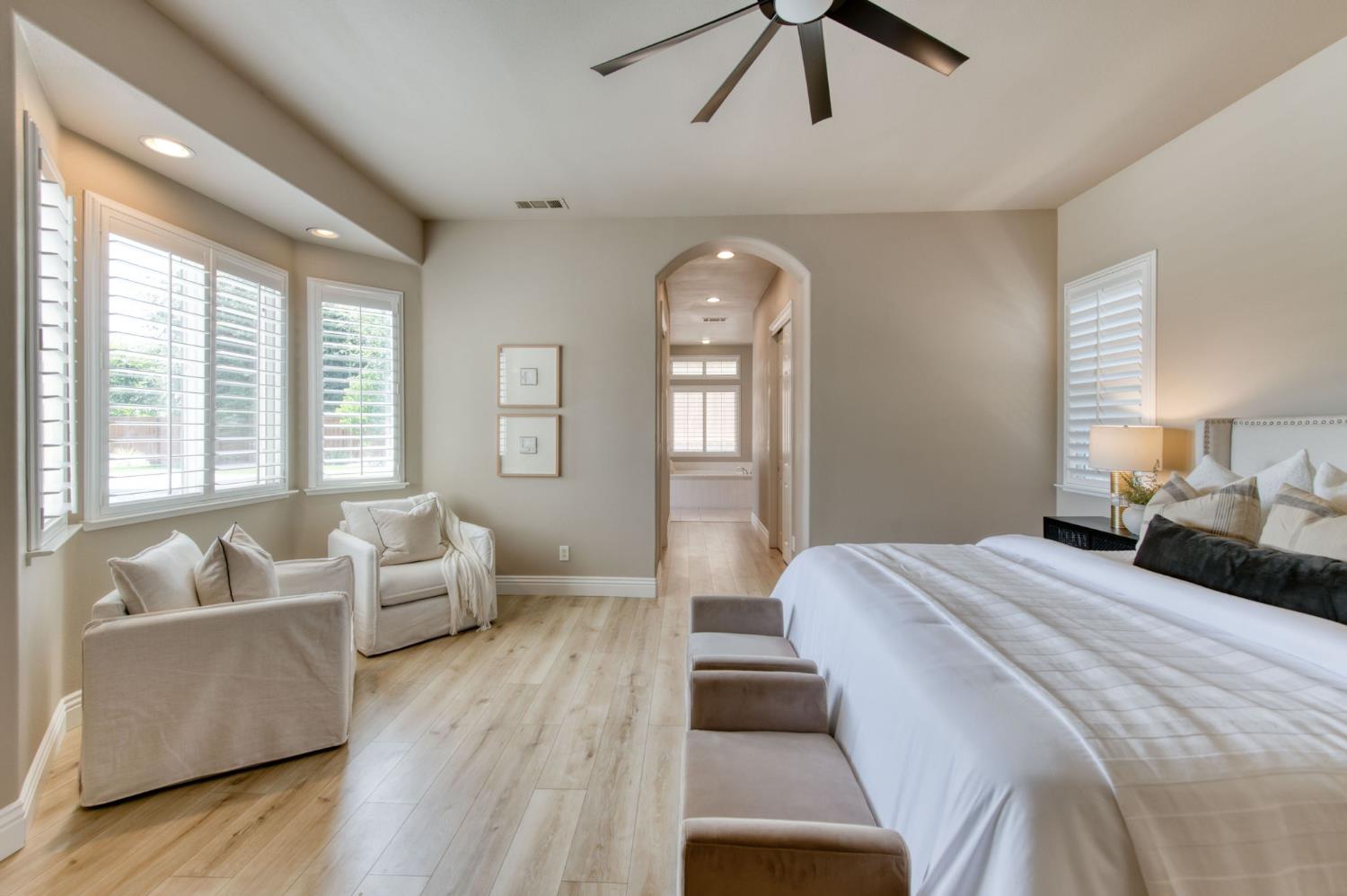 1558 N Oxford Ave, Clovis, CA 93619