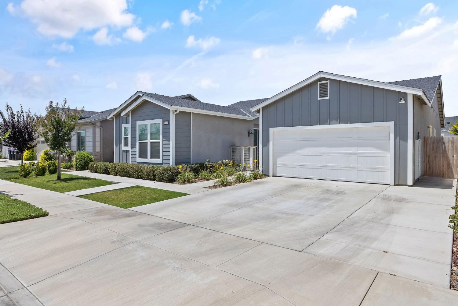 3733 N Clay, Visalia, CA 93291