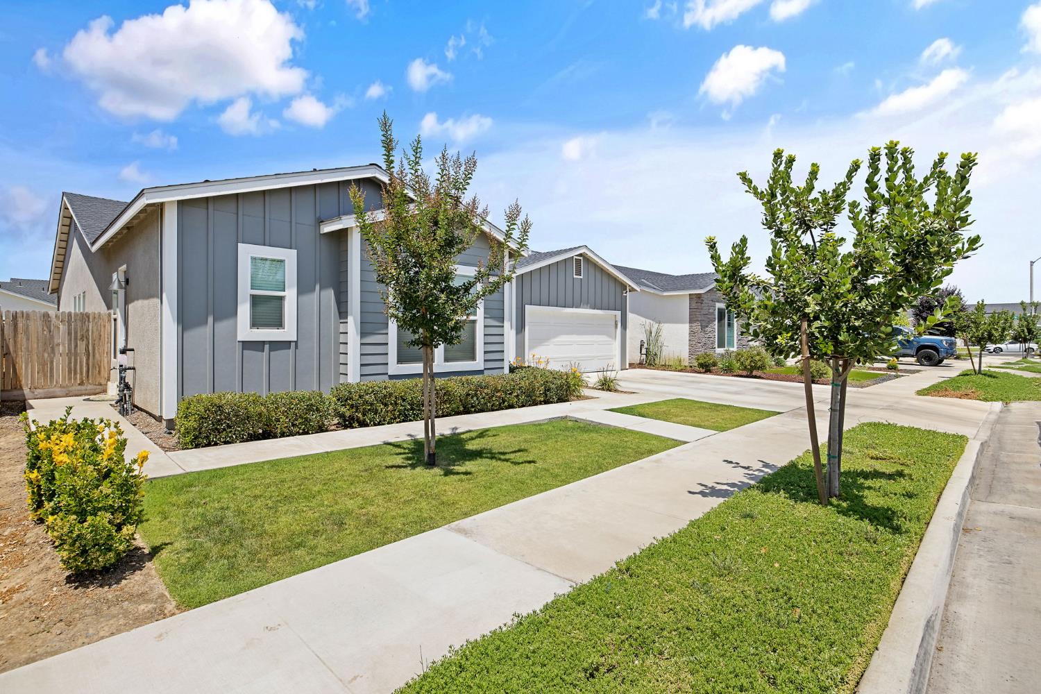 3733 N Clay, Visalia, CA 93291