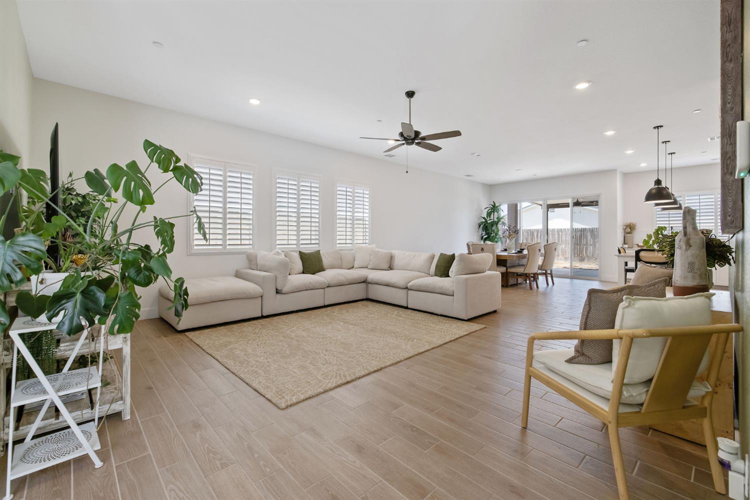 3733 N Clay, Visalia, CA 93291
