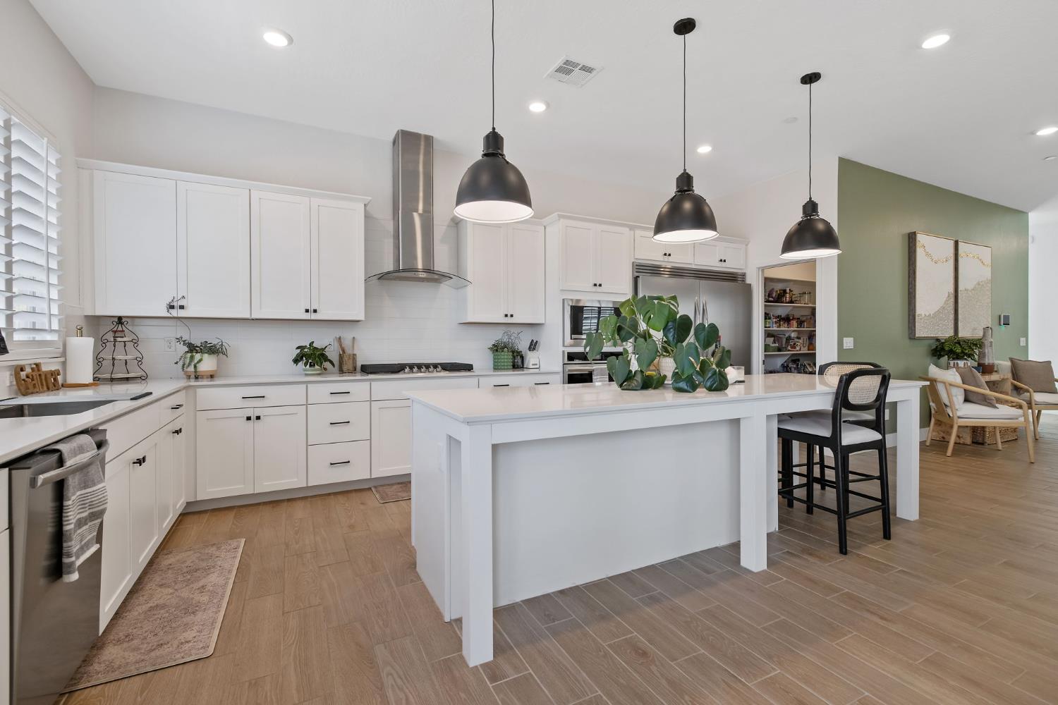 3733 N Clay, Visalia, CA 93291