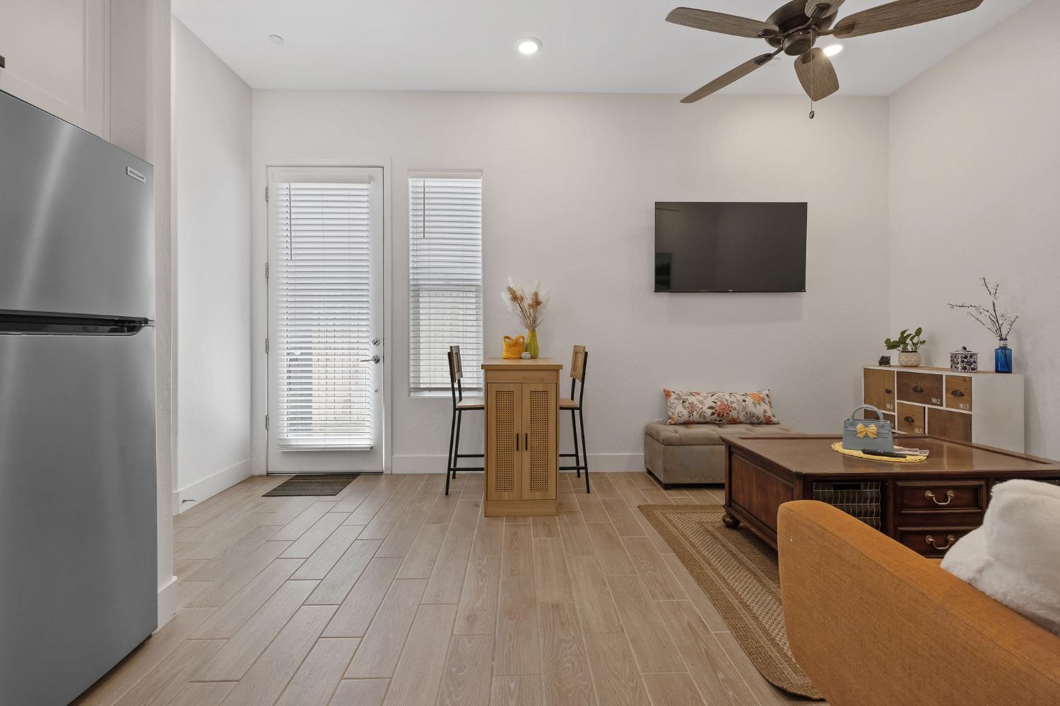 3733 N Clay, Visalia, CA 93291