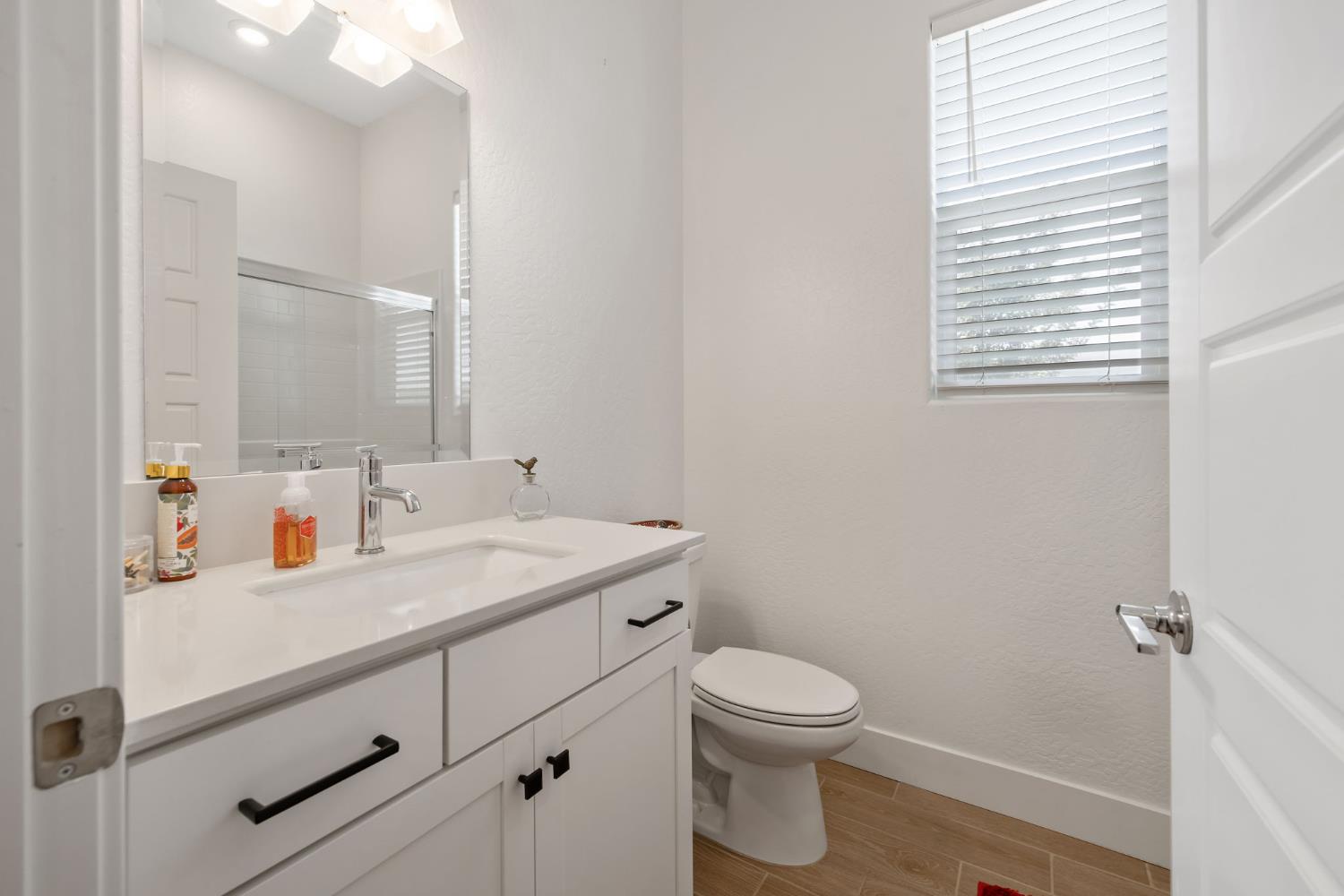 3733 N Clay, Visalia, CA 93291