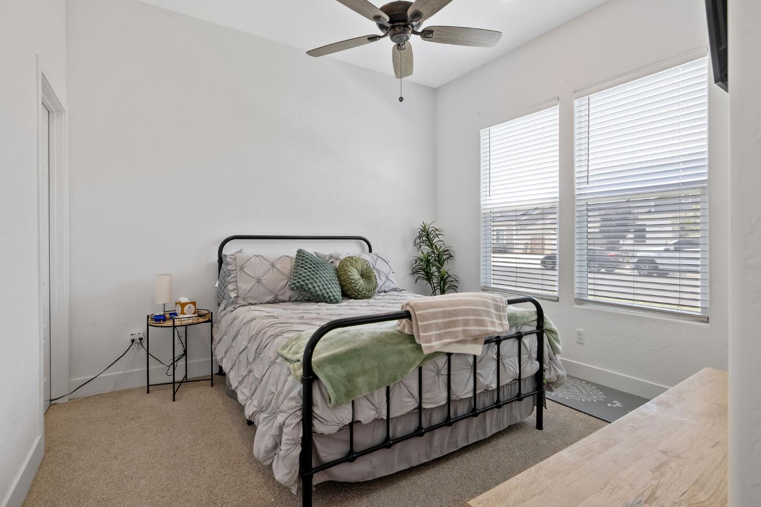 3733 N Clay, Visalia, CA 93291
