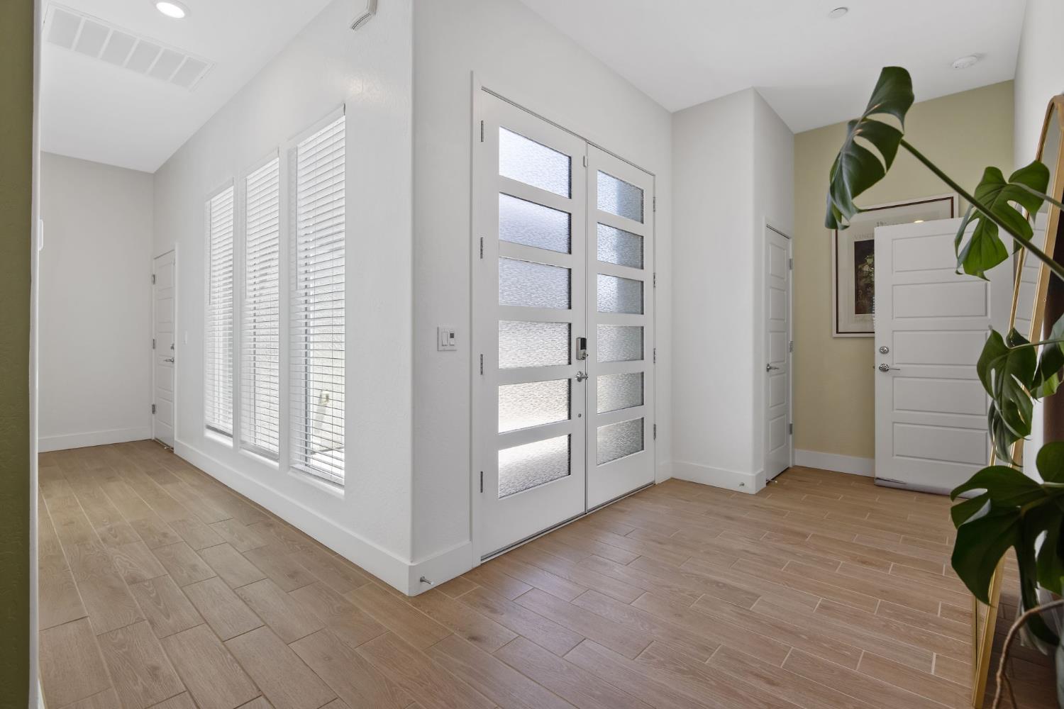 3733 N Clay, Visalia, CA 93291