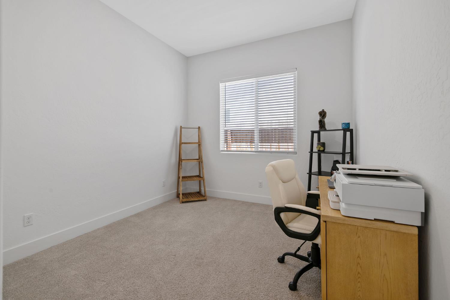 3733 N Clay, Visalia, CA 93291