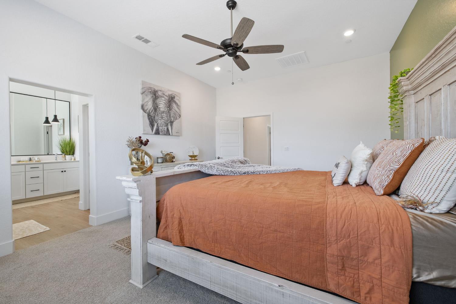 3733 N Clay, Visalia, CA 93291