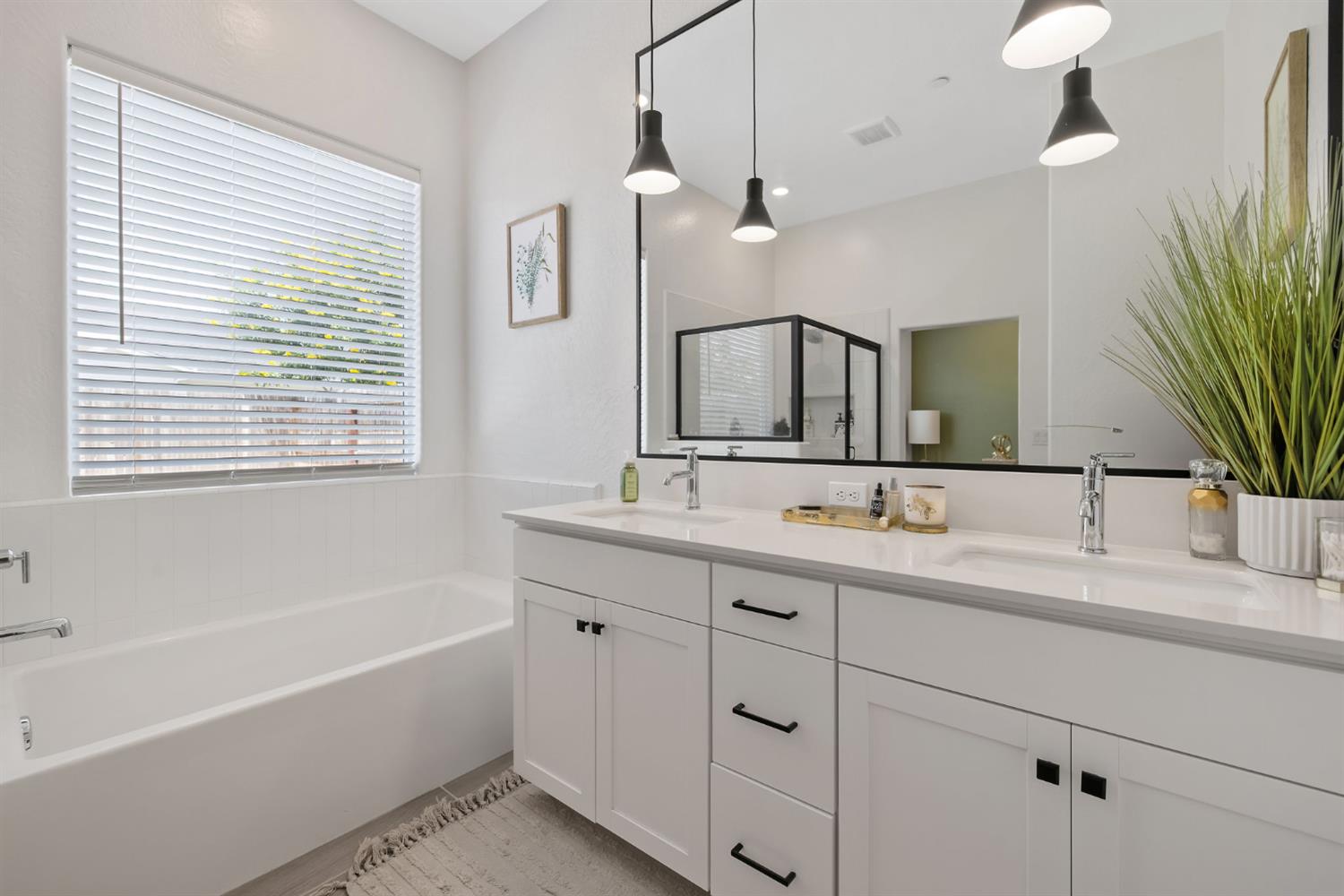 3733 N Clay, Visalia, CA 93291