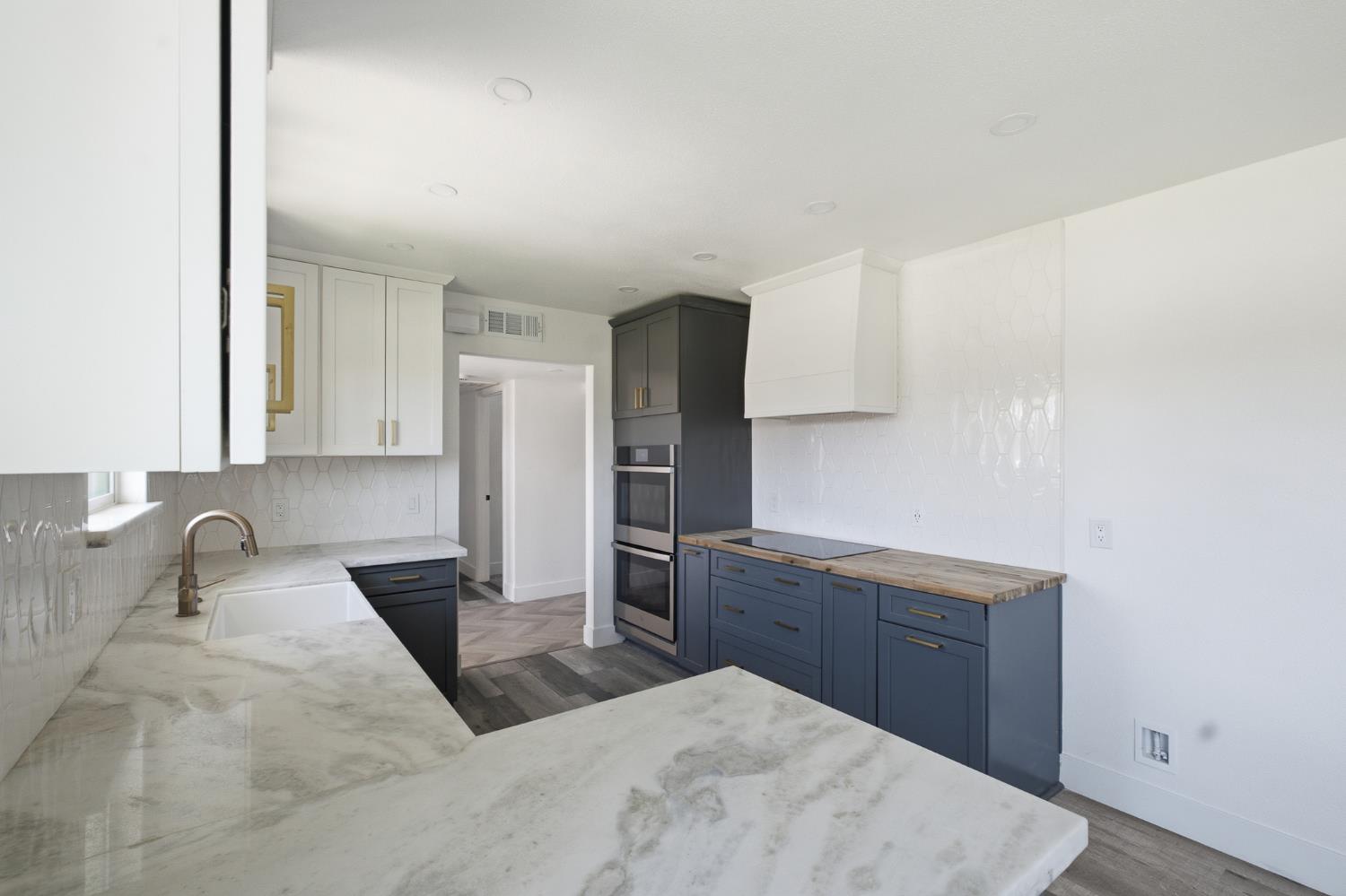 1568 E Calimyrna Ave, Fresno, CA 93710