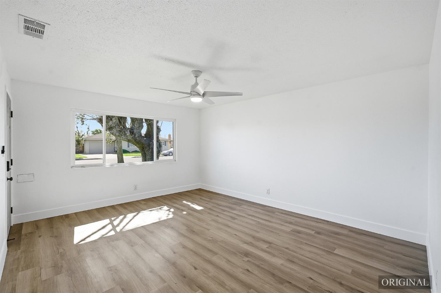 821 W Fairmont Ave, Clovis, CA 93612