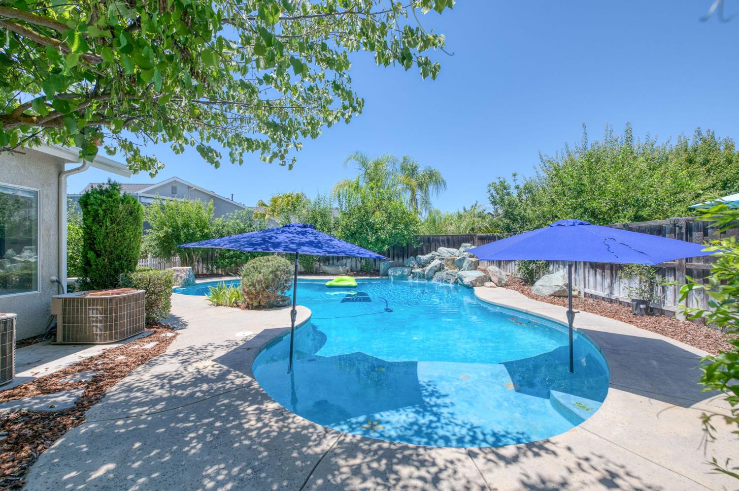 377 Moody Ave, Clovis, CA 93619