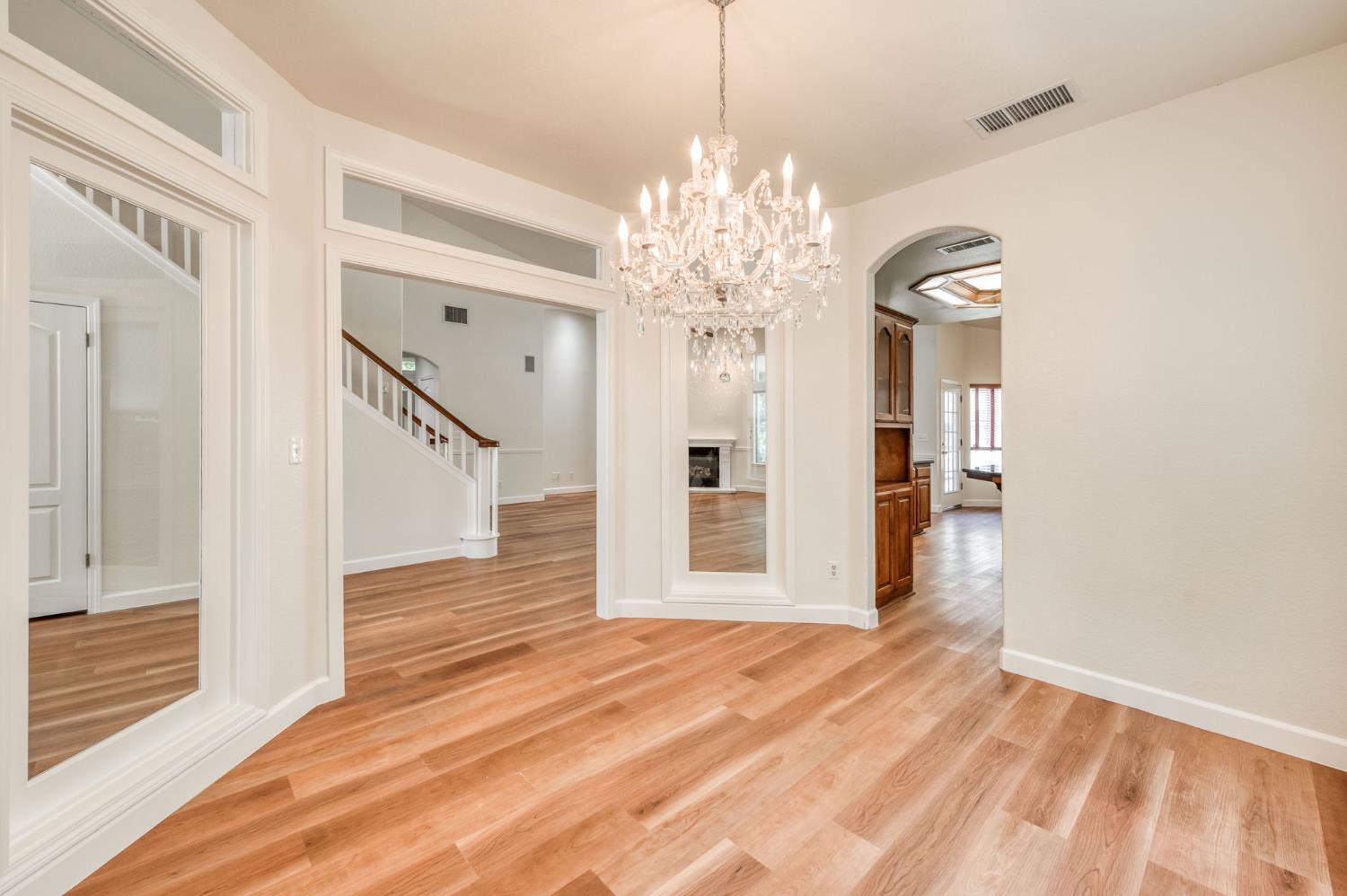 377 Moody Ave, Clovis, CA 93619