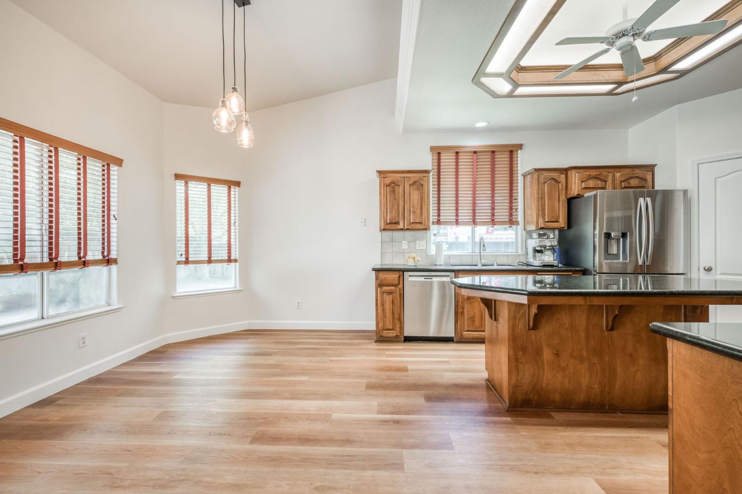 377 Moody Ave, Clovis, CA 93619