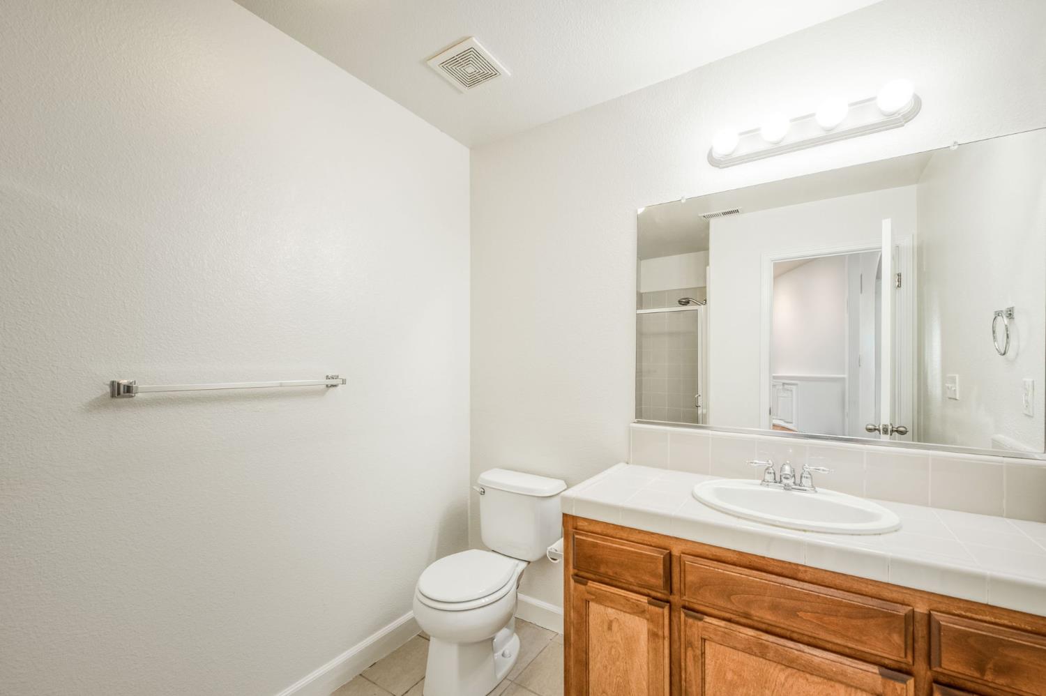 377 Moody Ave, Clovis, CA 93619