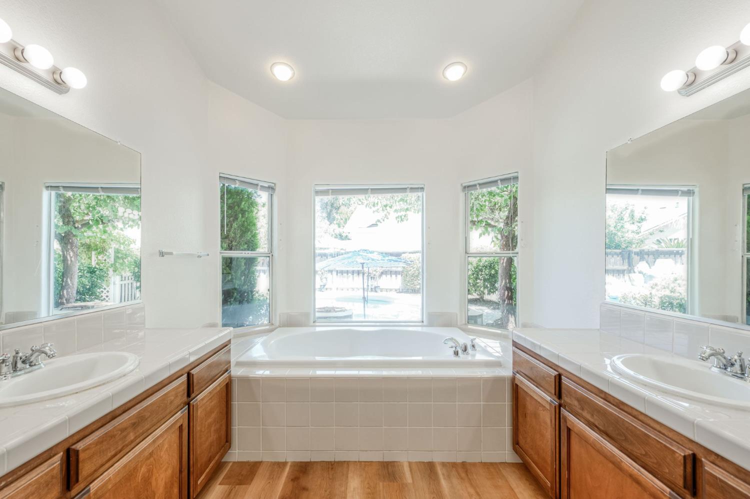 377 Moody Ave, Clovis, CA 93619