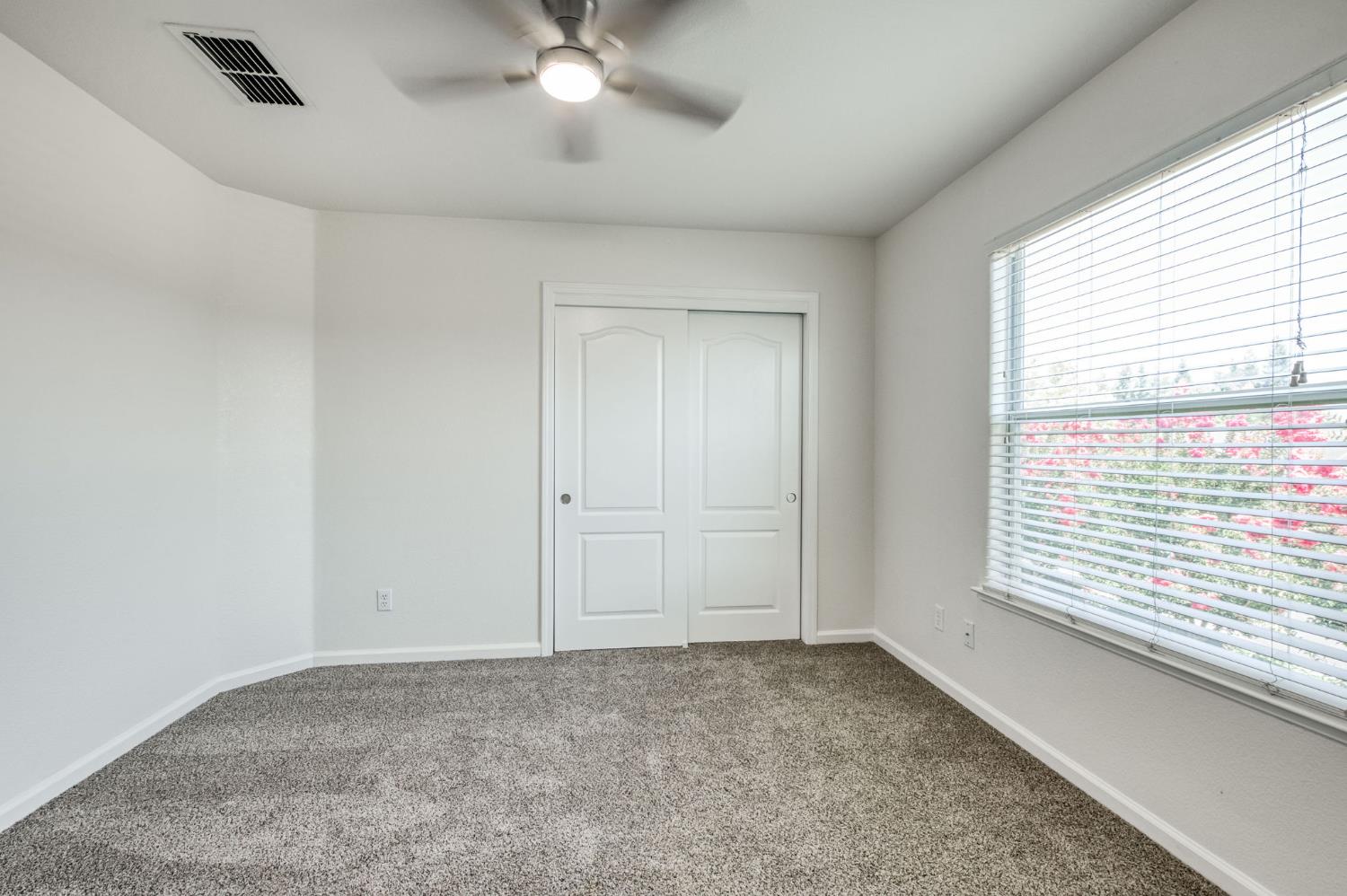 377 Moody Ave, Clovis, CA 93619