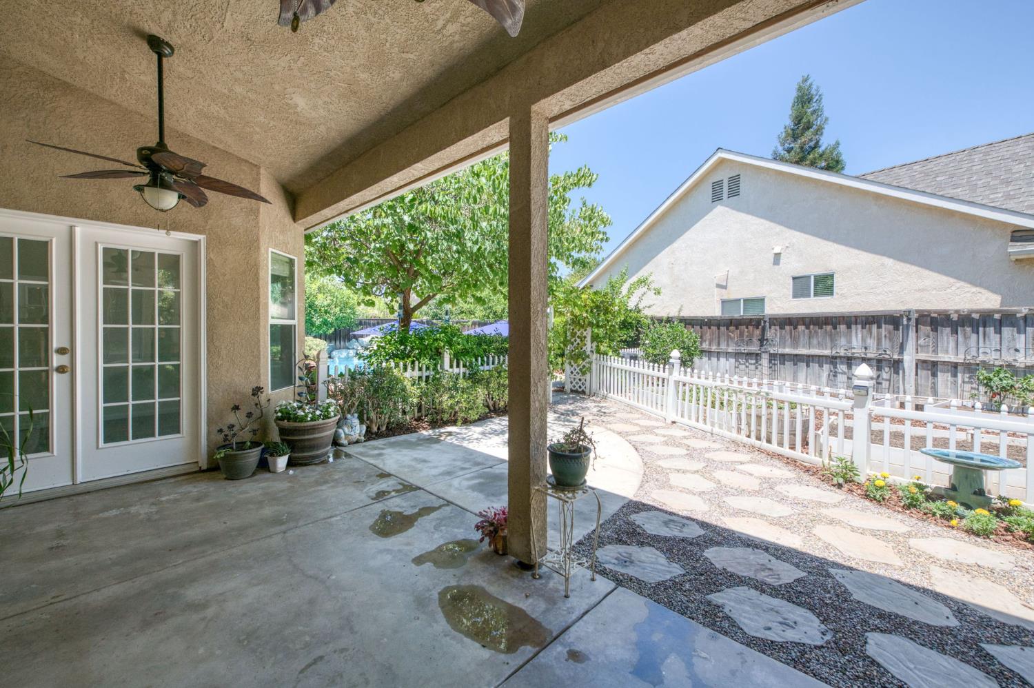377 Moody Ave, Clovis, CA 93619