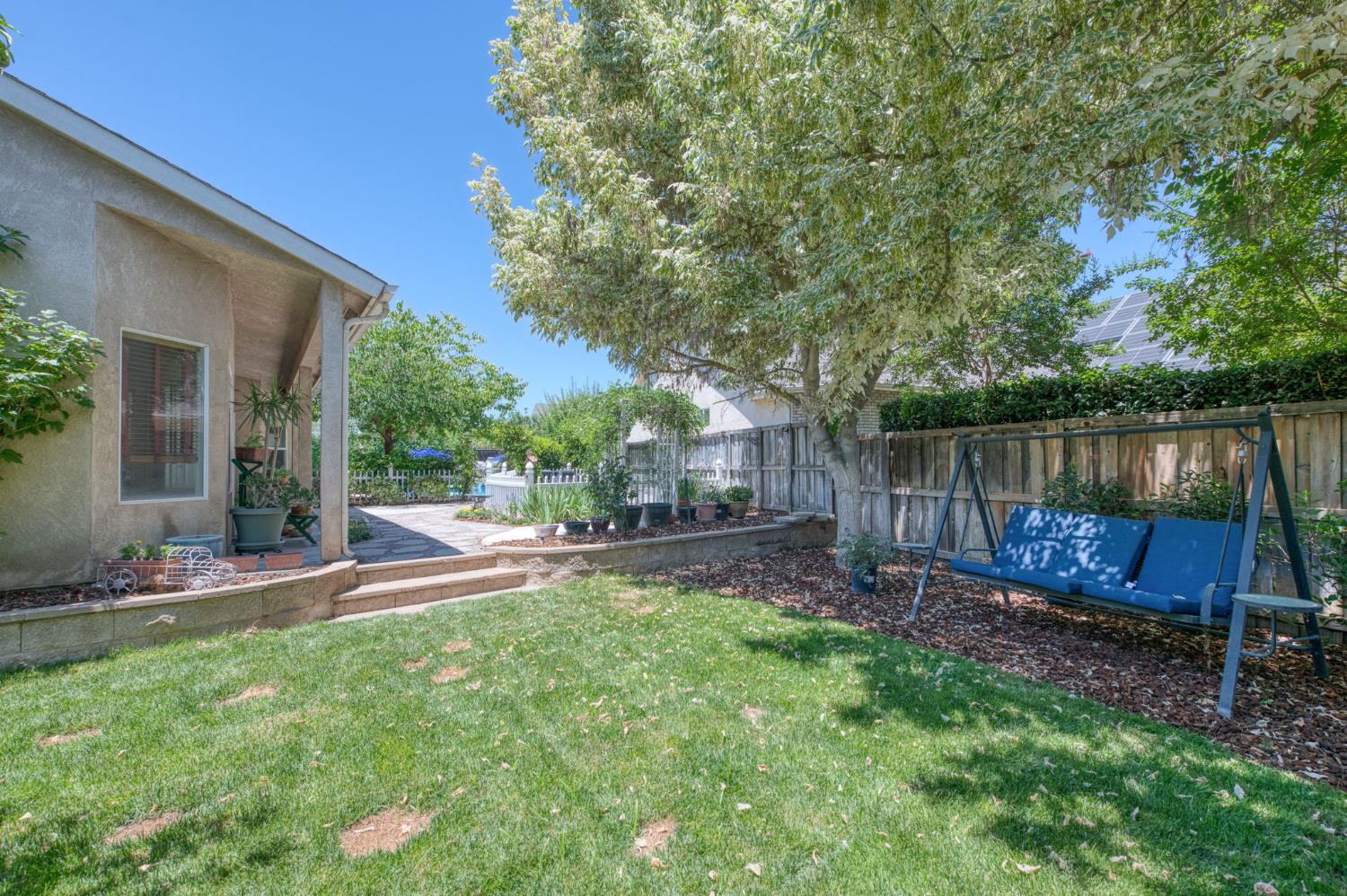 377 Moody Ave, Clovis, CA 93619
