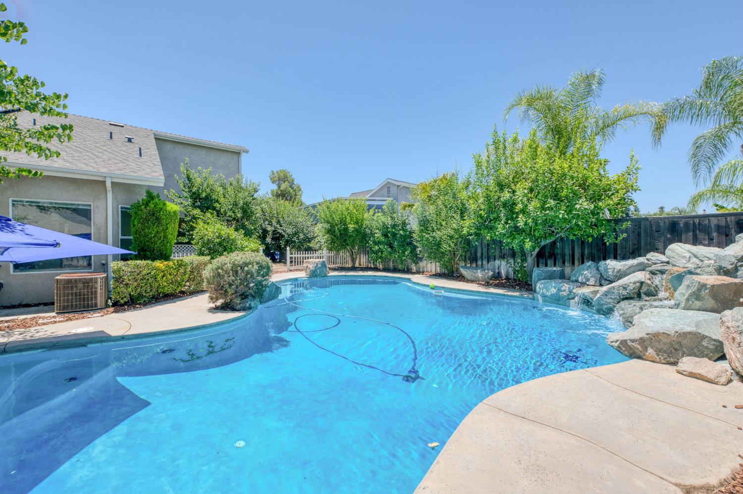 377 Moody Ave, Clovis, CA 93619