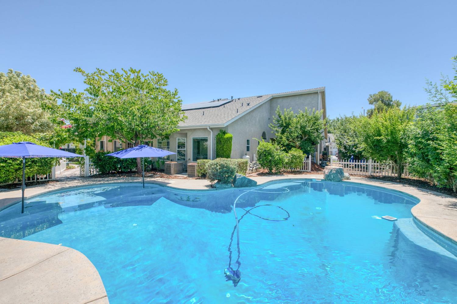 377 Moody Ave, Clovis, CA 93619
