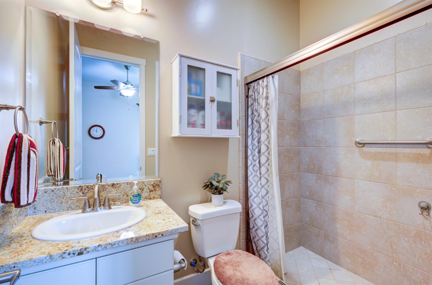 3056 Kenosha Ave, Clovis, CA 93619