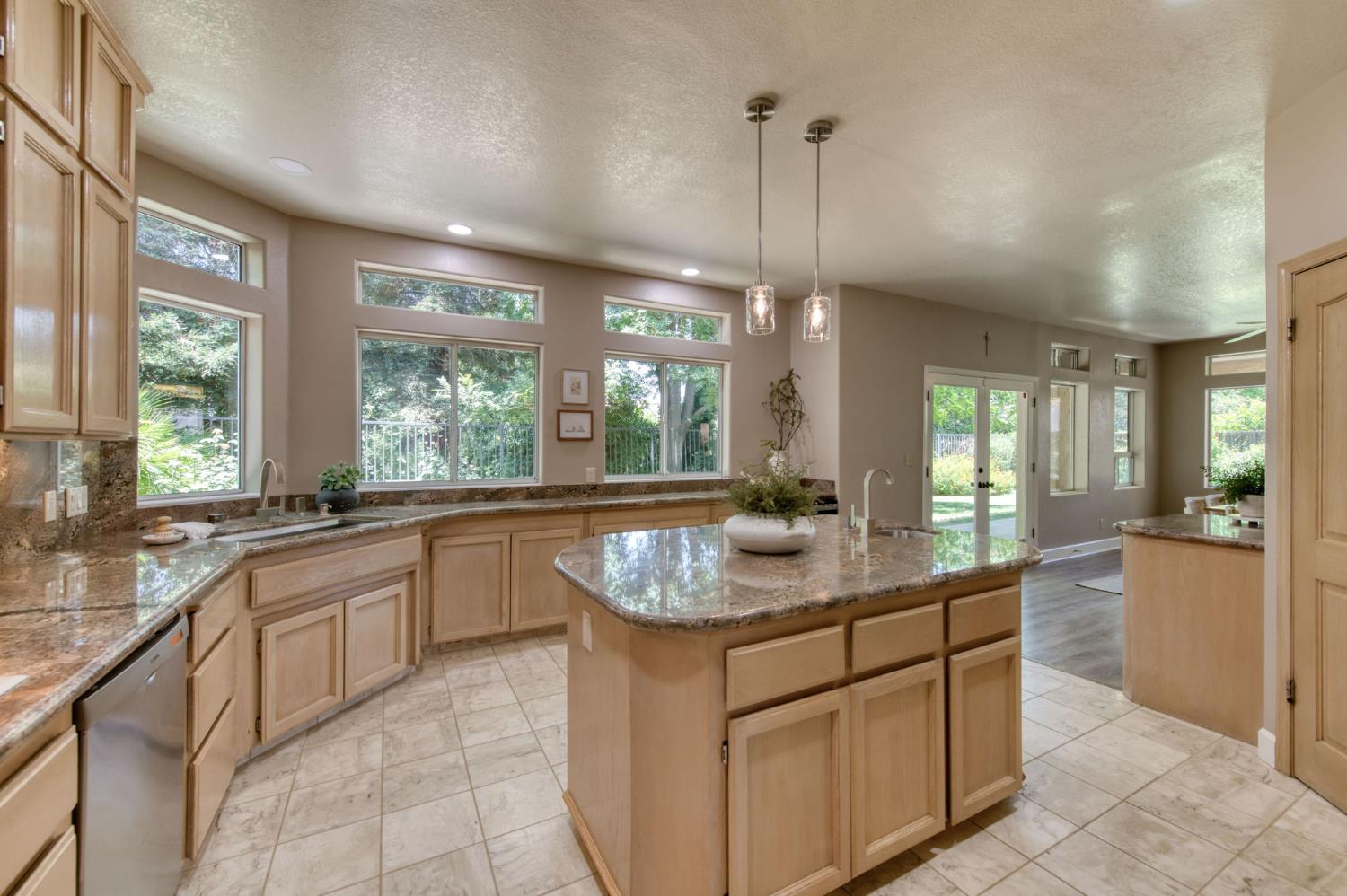 9465 Madison Ridge, Fresno, CA 93720