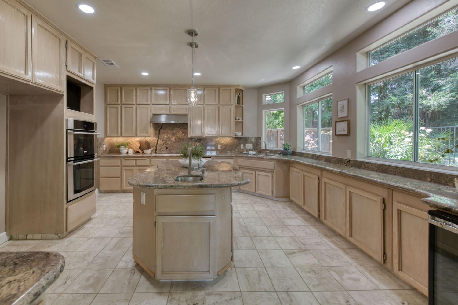 9465 Madison Ridge, Fresno, CA 93720