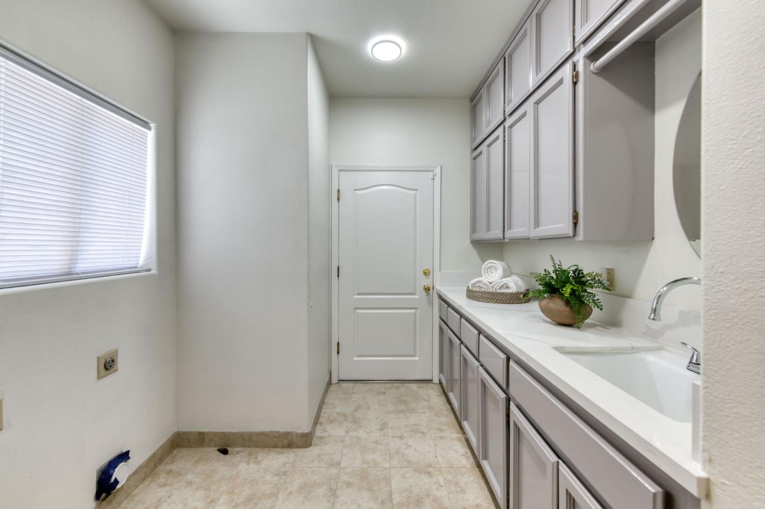 9465 Madison Ridge, Fresno, CA 93720