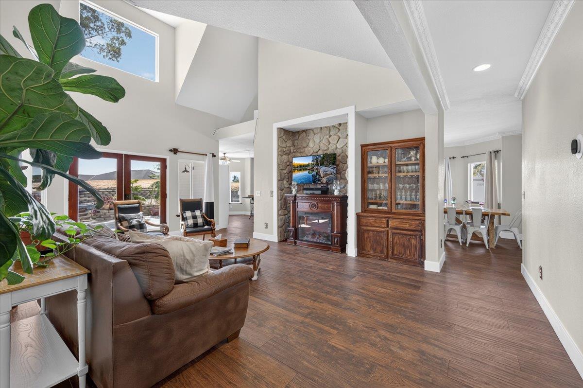 17549 Road 36 1/2, Madera, CA 93636
