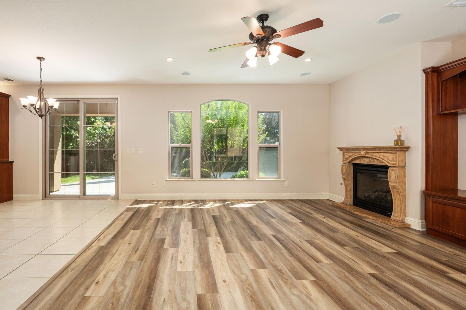 1495 E Via Mirasol Ln, Fresno, CA 93730