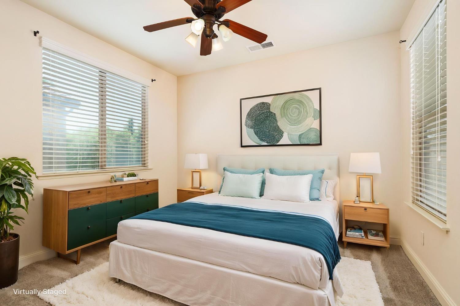 1495 E Via Mirasol Ln, Fresno, CA 93730