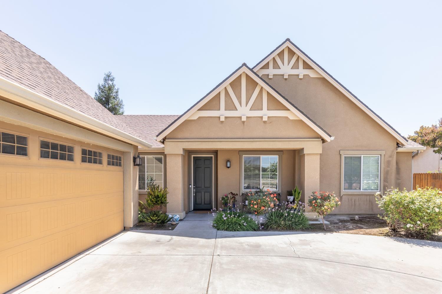 2934 14Th Ave, Kingsburg, CA 93631