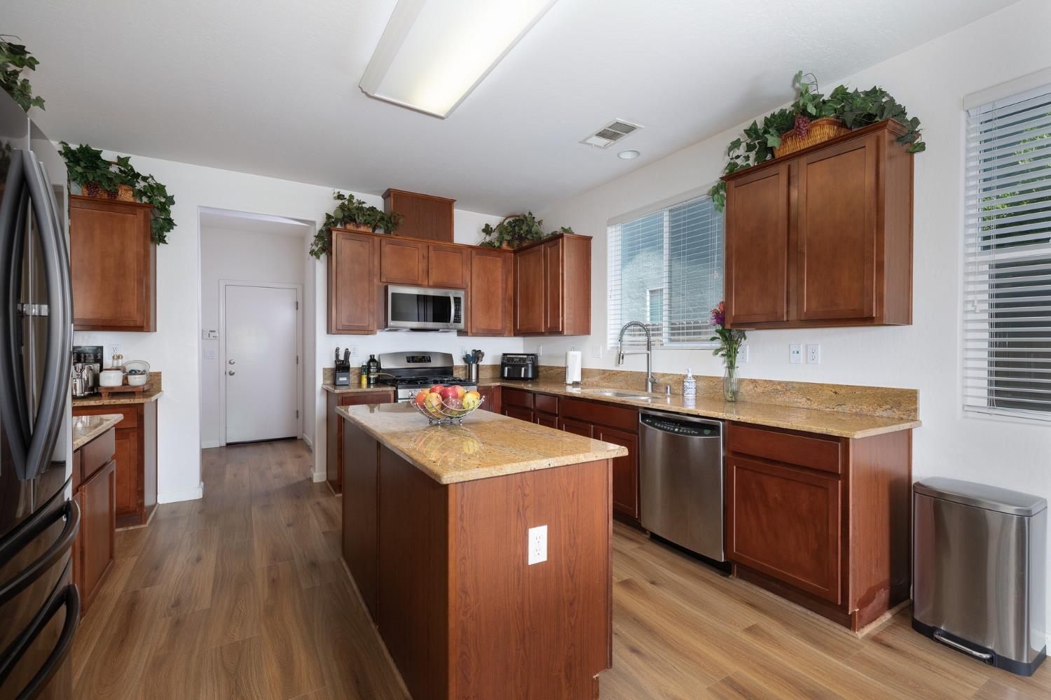 2934 14Th Ave, Kingsburg, CA 93631