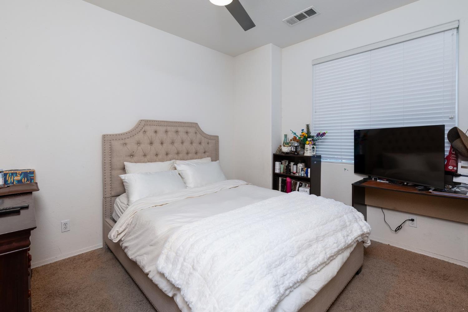 2934 14Th Ave, Kingsburg, CA 93631