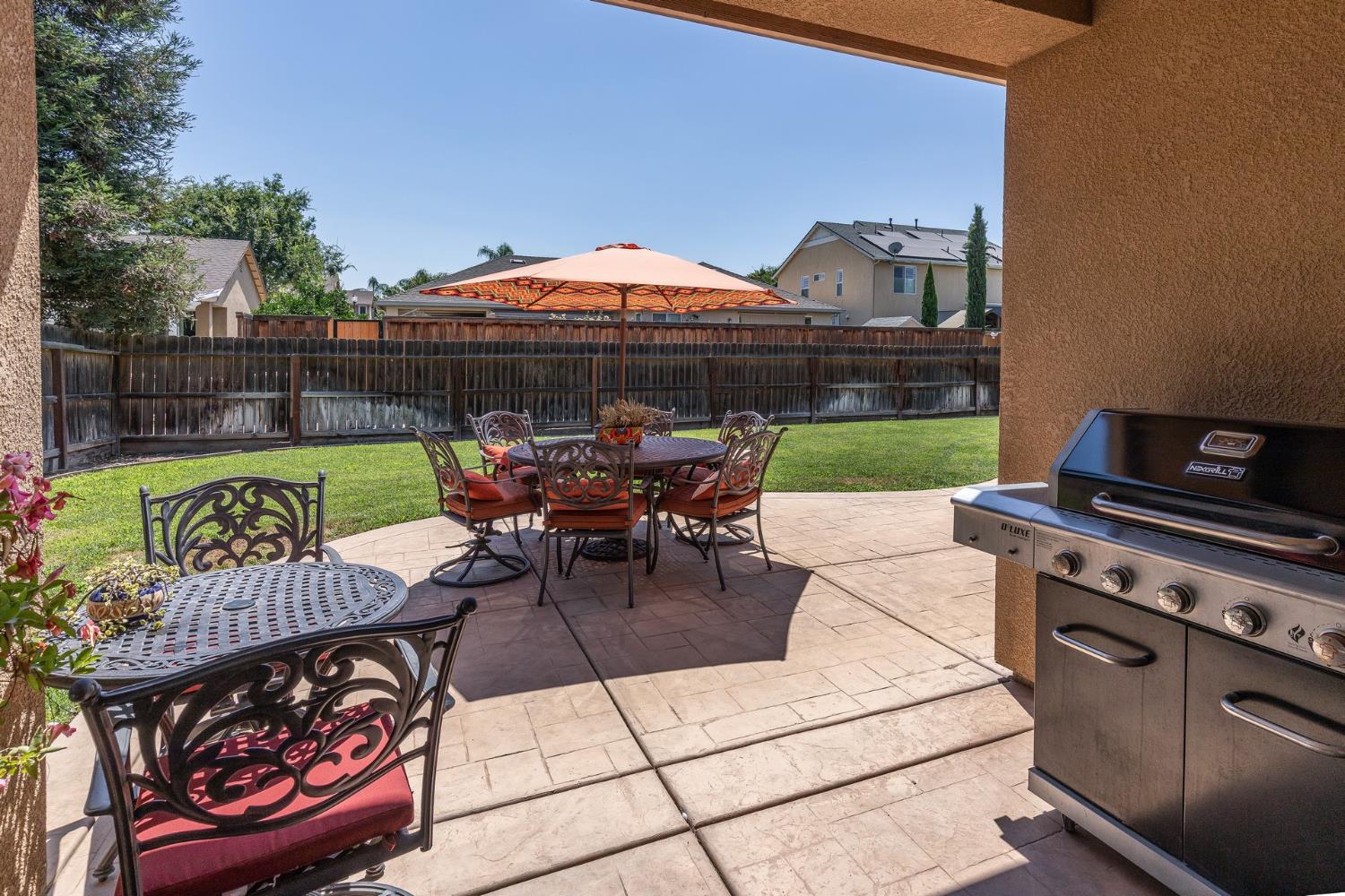 2934 14Th Ave, Kingsburg, CA 93631