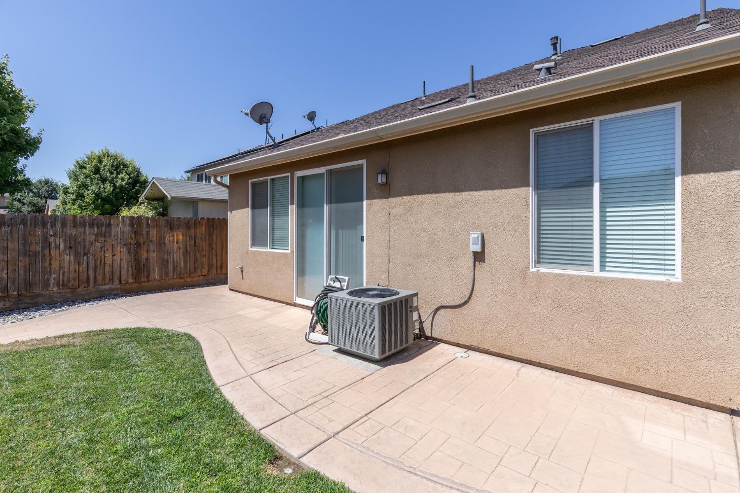 2934 14Th Ave, Kingsburg, CA 93631