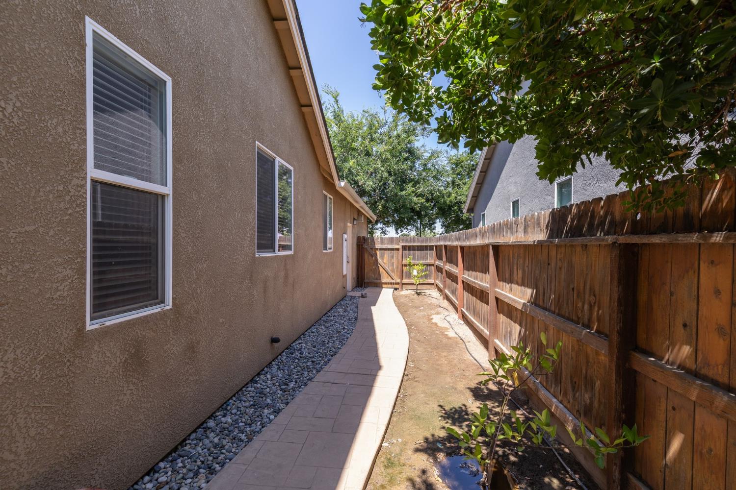 2934 14Th Ave, Kingsburg, CA 93631