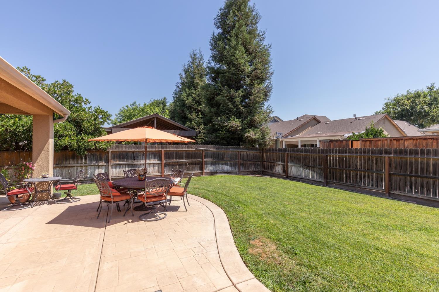 2934 14Th Ave, Kingsburg, CA 93631