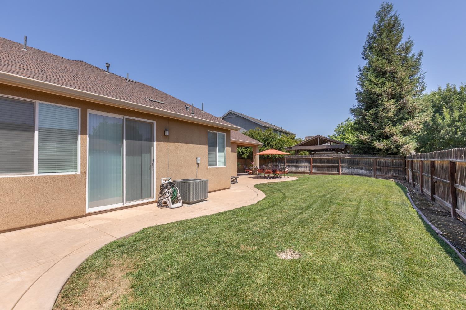 2934 14Th Ave, Kingsburg, CA 93631