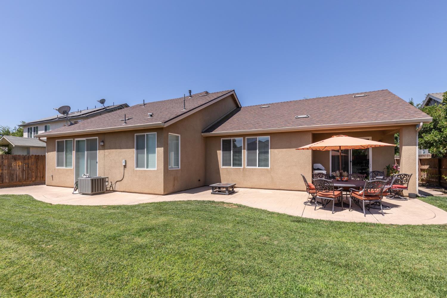 2934 14Th Ave, Kingsburg, CA 93631