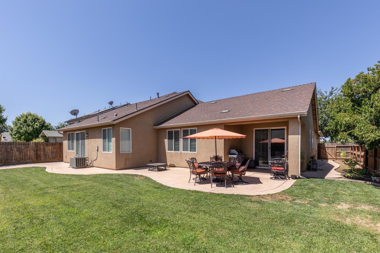 2934 14Th Ave, Kingsburg, CA 93631