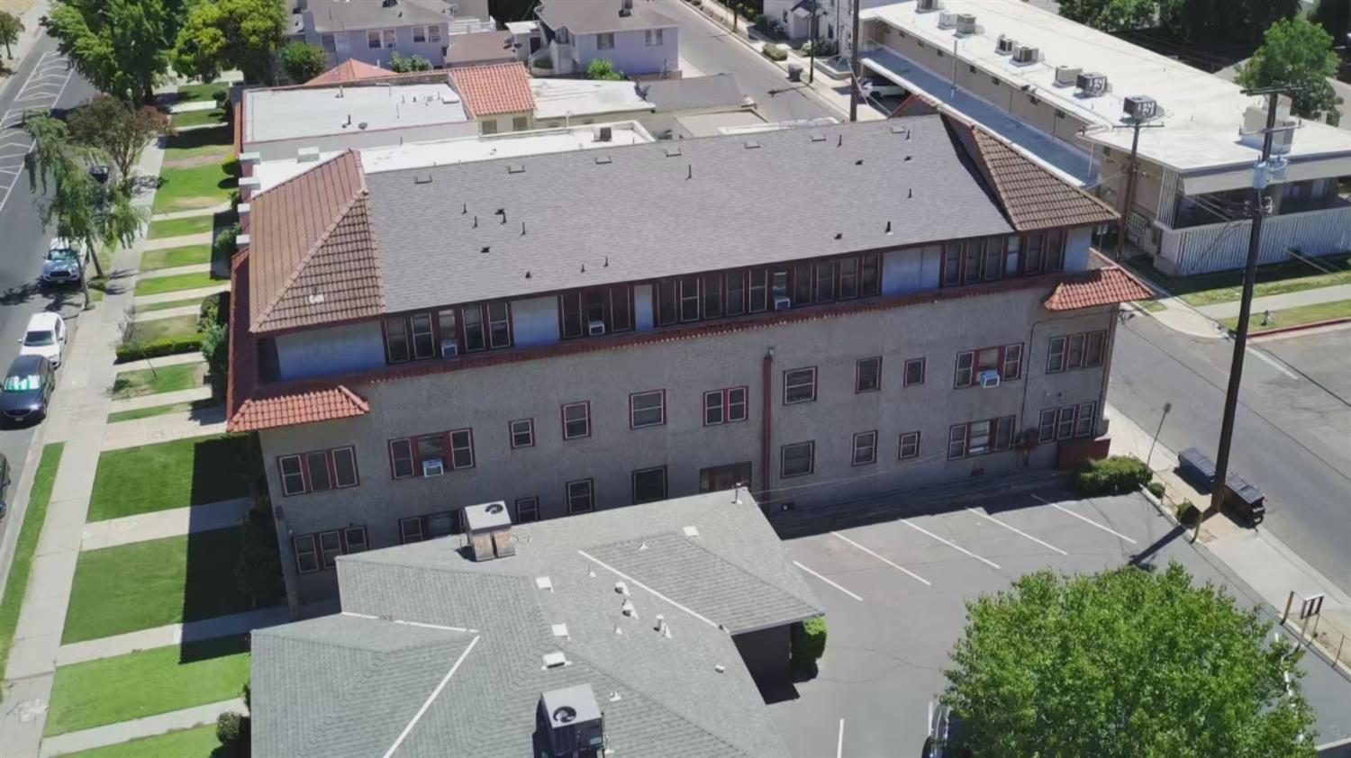 1561 N Van Ness Ave, Fresno, CA 93728