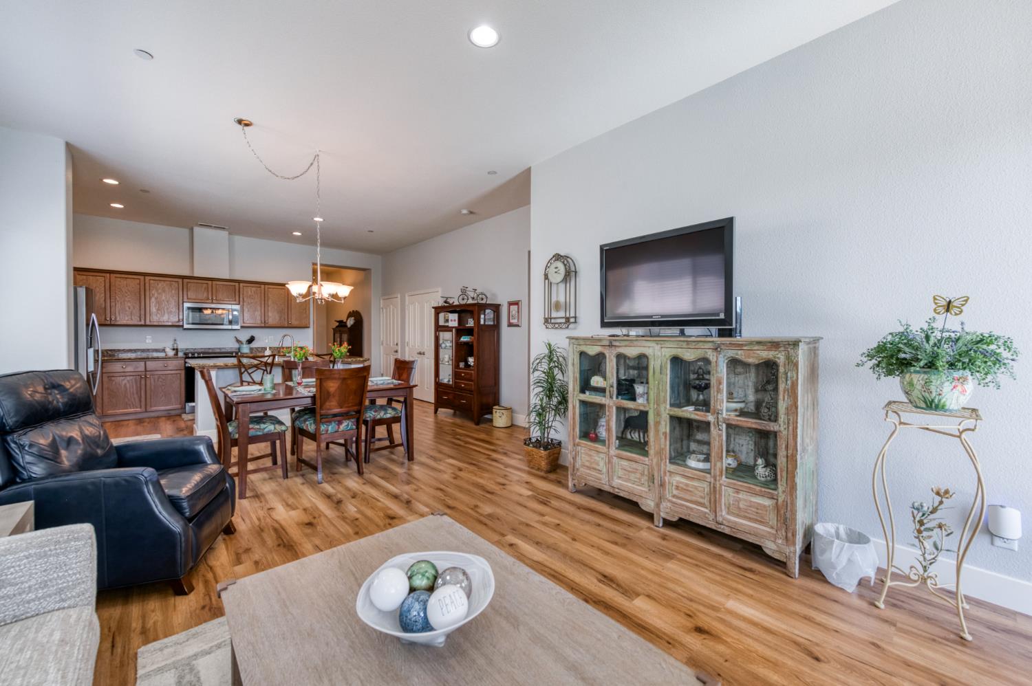 7633 E Fedora Ave, Fresno, CA 93737