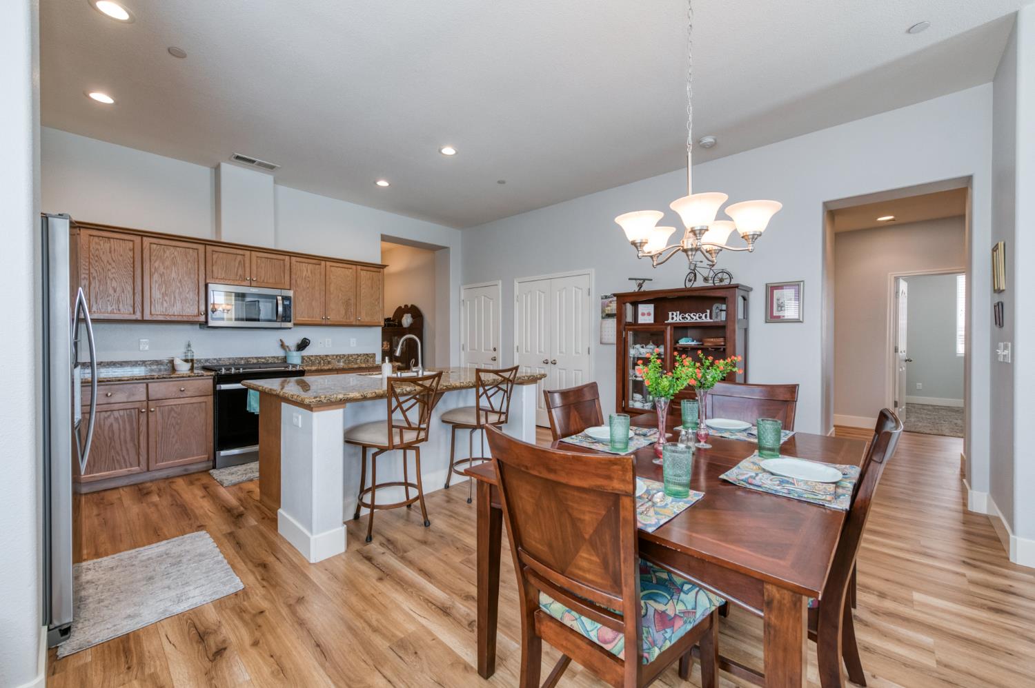 7633 E Fedora Ave, Fresno, CA 93737