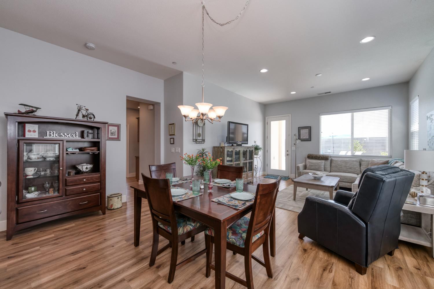 7633 E Fedora Ave, Fresno, CA 93737