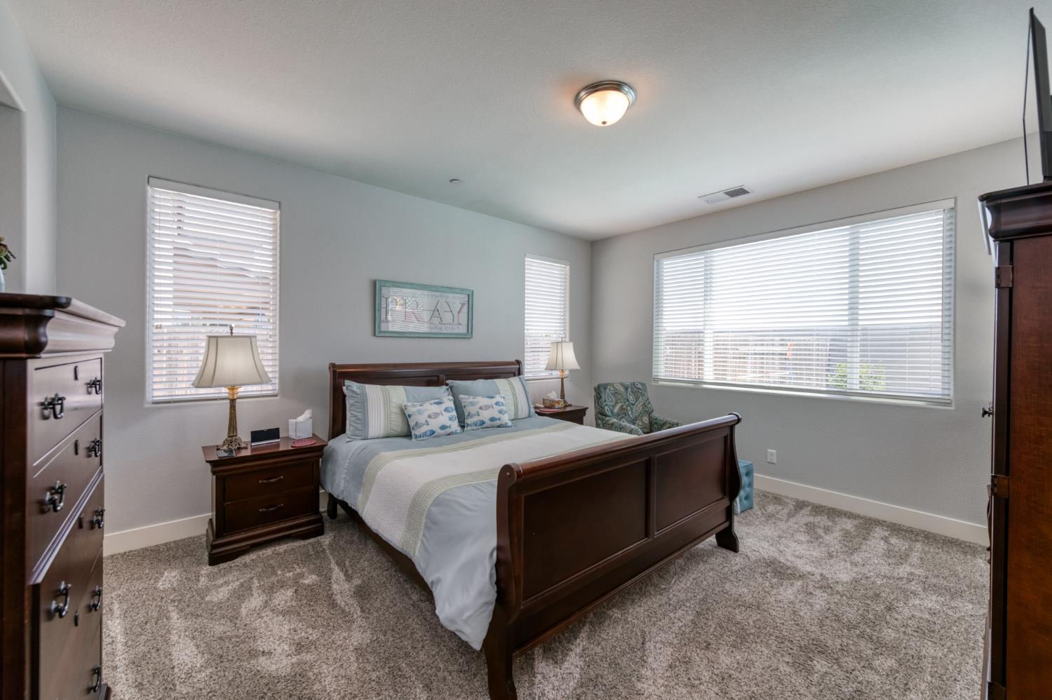 7633 E Fedora Ave, Fresno, CA 93737