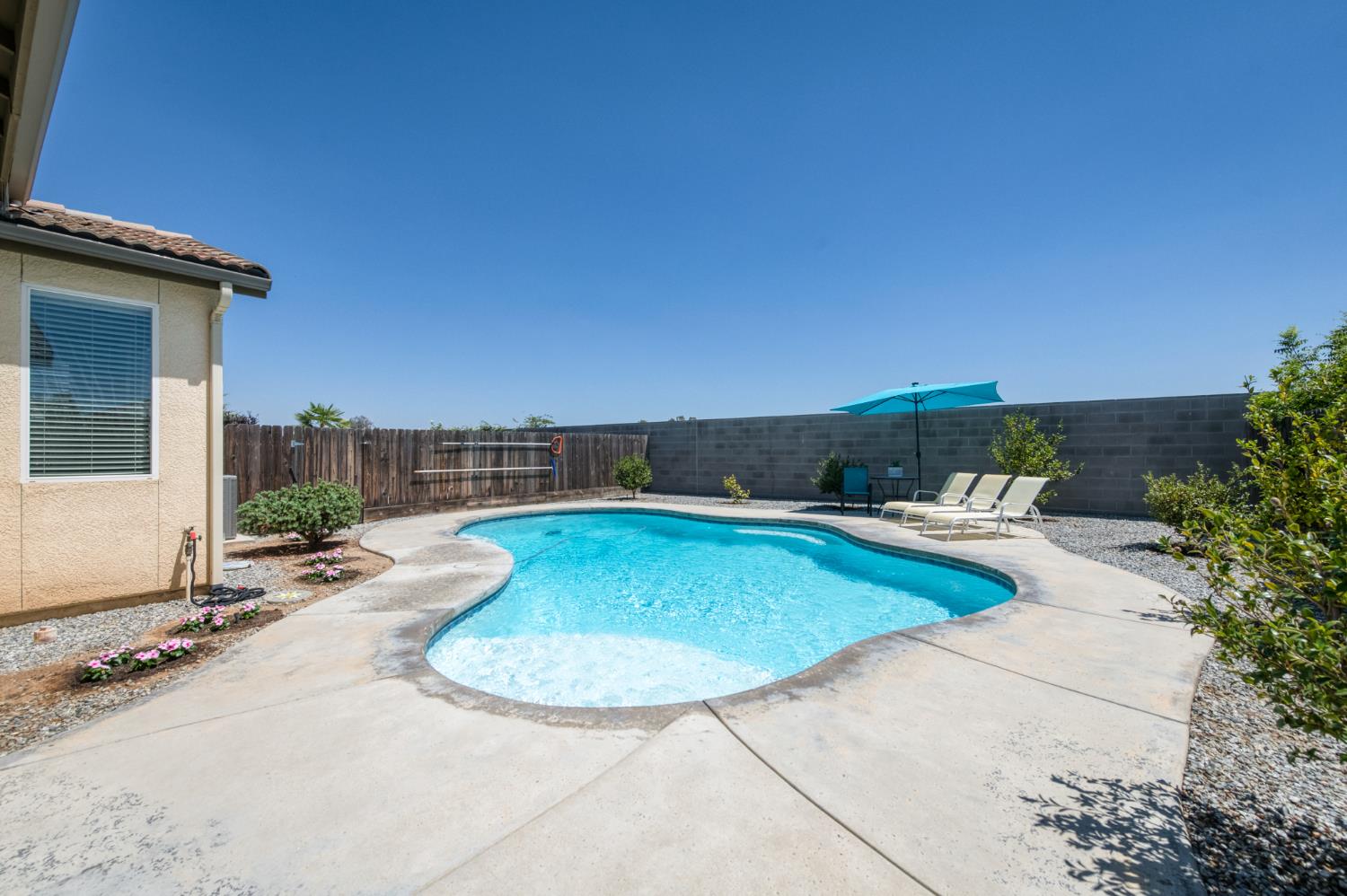 7633 E Fedora Ave, Fresno, CA 93737